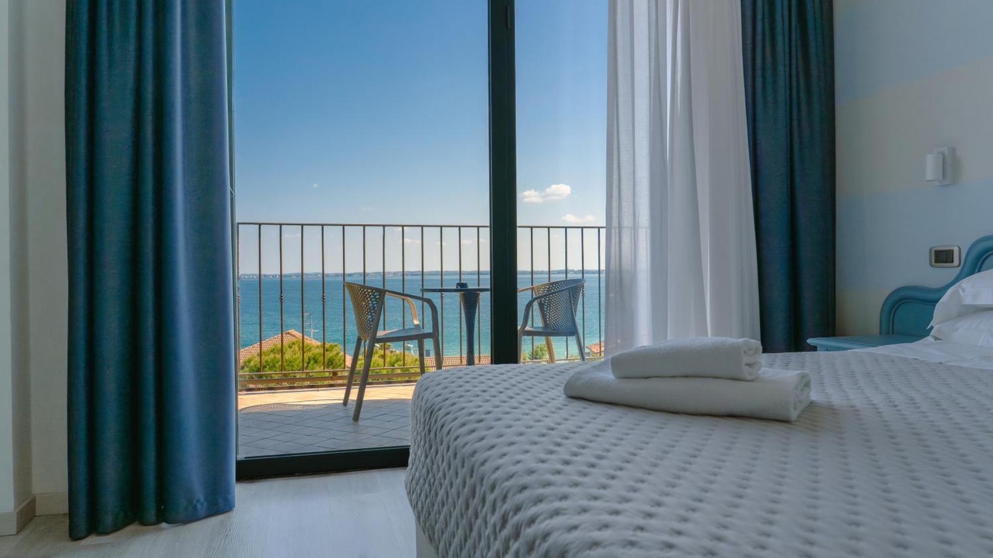 Ahg Riva Del Sole Hotel - Adults Only Moniga del Garda Extérieur photo