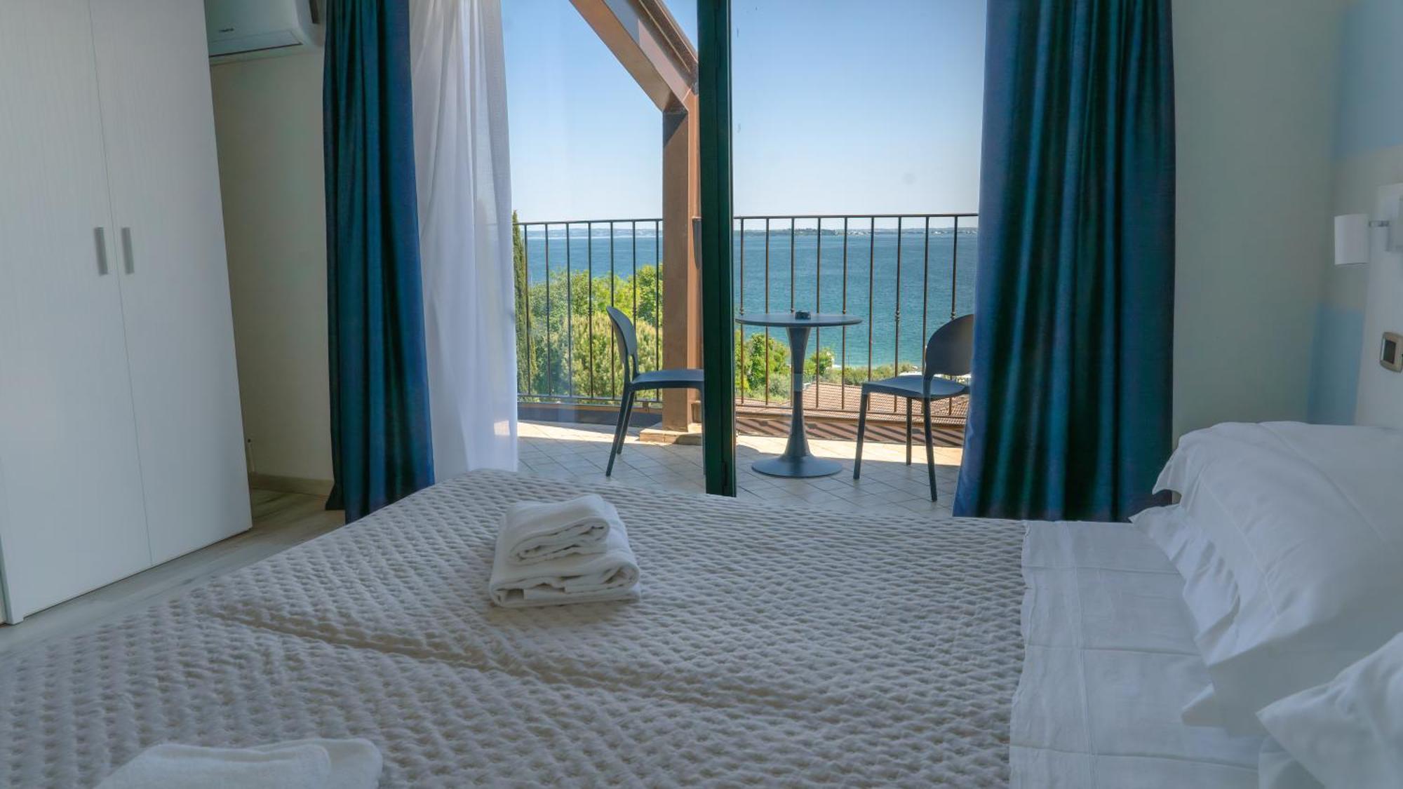 Ahg Riva Del Sole Hotel - Adults Only Moniga del Garda Extérieur photo